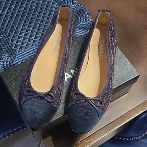 CHANEL Dark Blue Tweed Ballet Flats